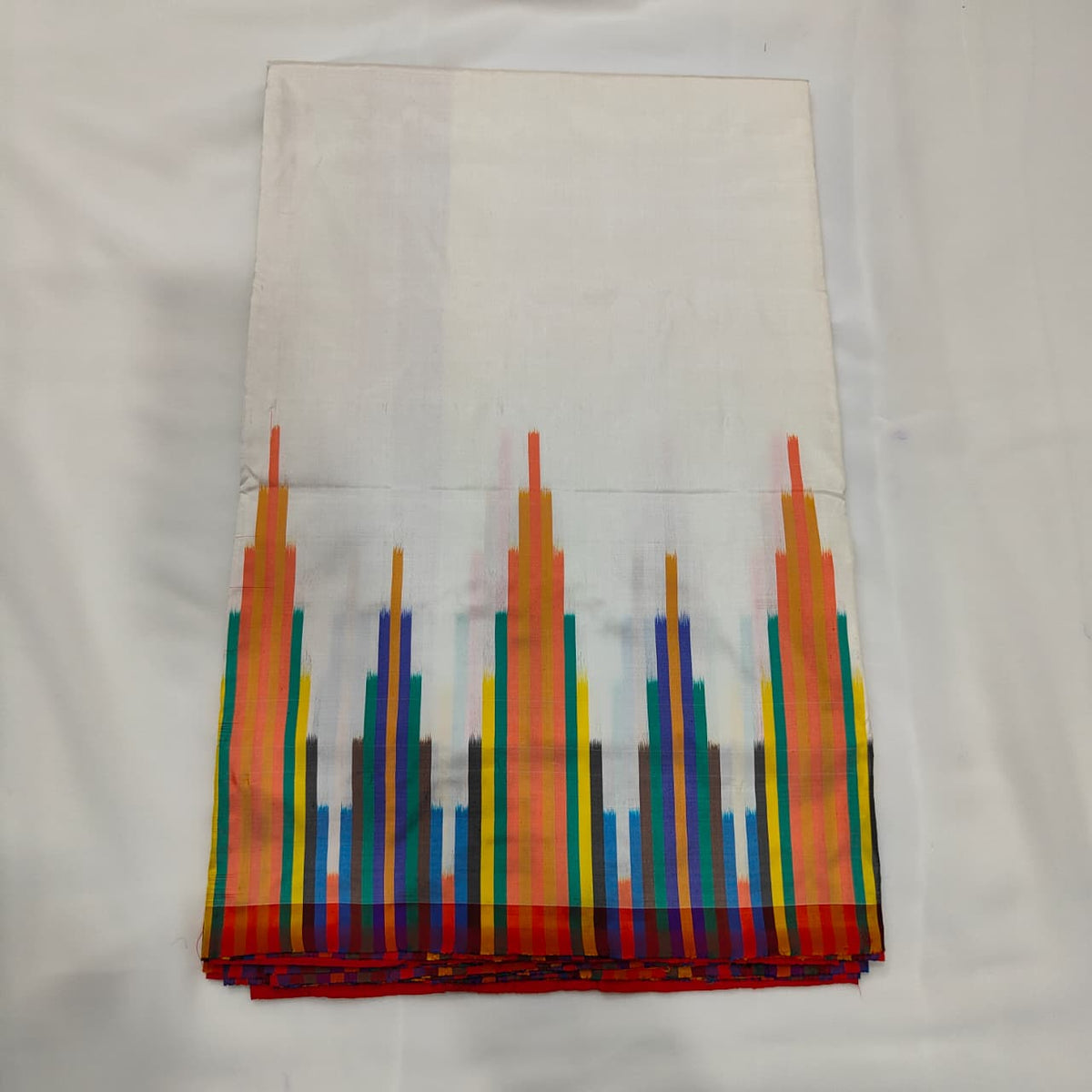 Ikat Saree in Ivory with Multicolour Pallu, view 2