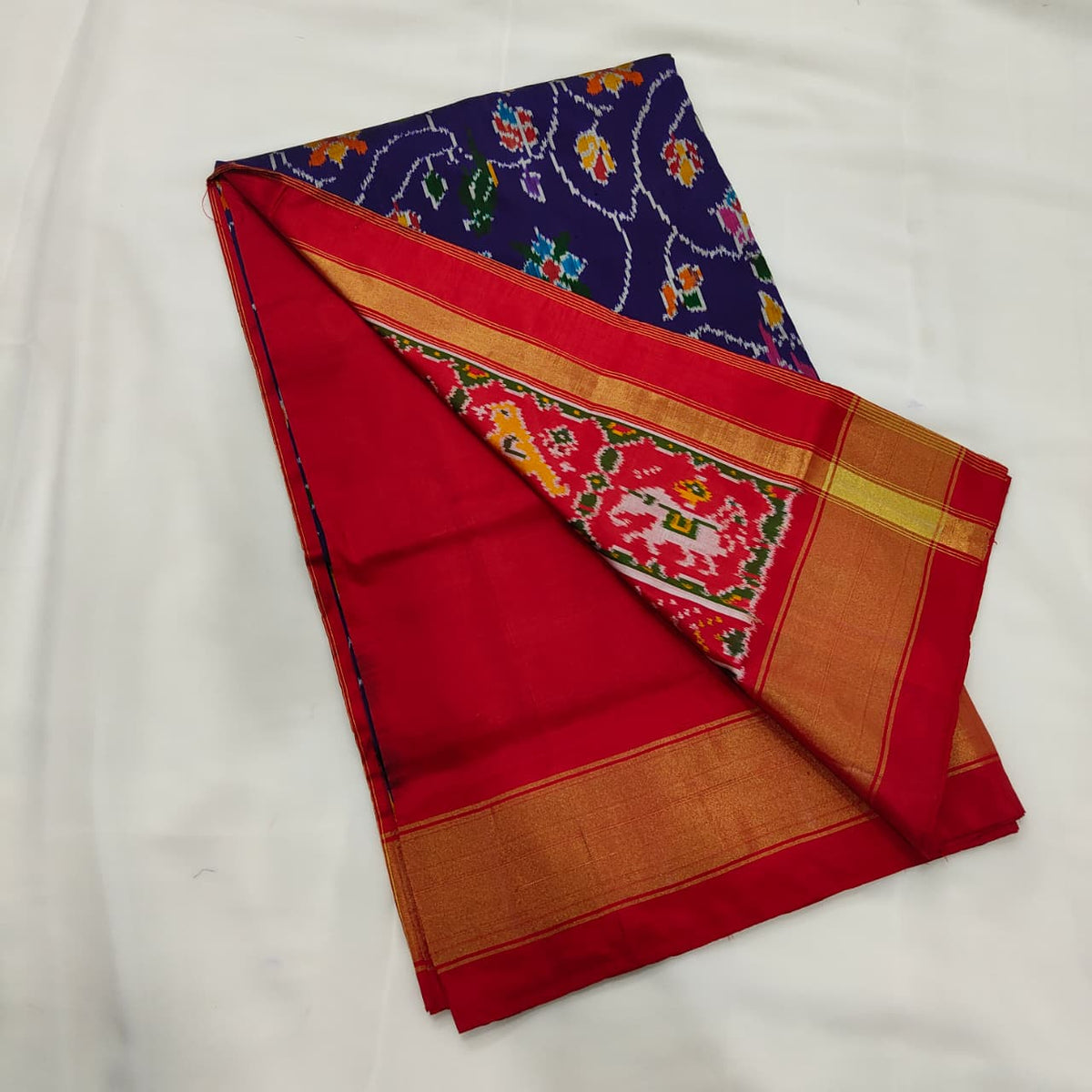Ikat Saree in Violet with Red Figured Pallu, view 2