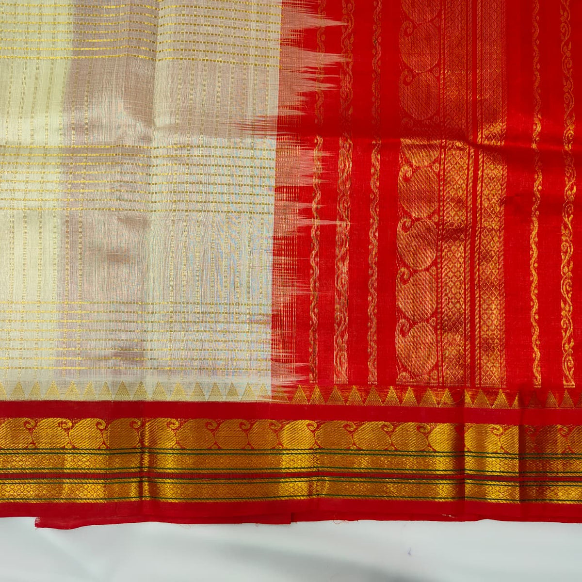Kuppadam Saree in Cream with Red Border, view 3