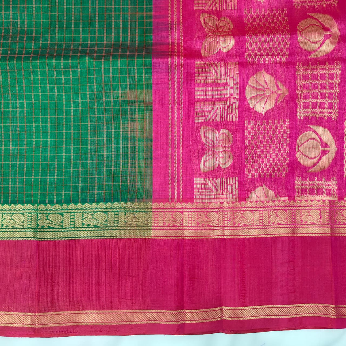 Kuppadam Saree in Green Checks with Rani Pink Border, view 3