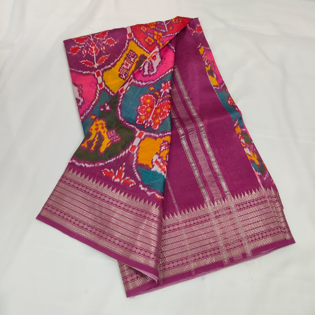 Mangalagiri Saree in Magenta with Patola Motifs, view 3
