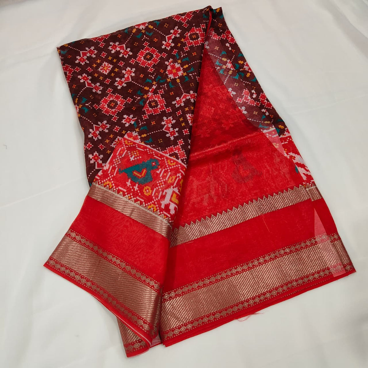 Mangalagiri Saree in Maroon with Red Elephant Border, view 2
